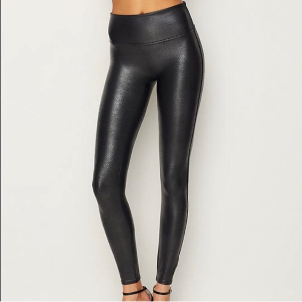 Spanx pebbled Leather legging